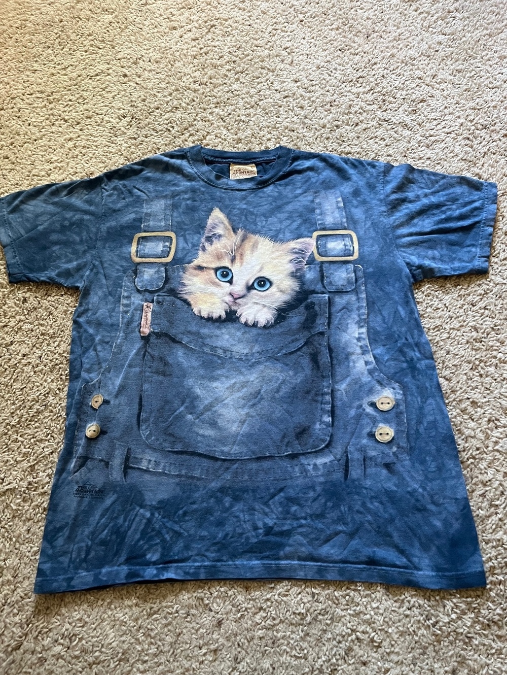 The Mountain VTG Blue Tie-Dye T-Shirt with Kitten in Pocket Graphic